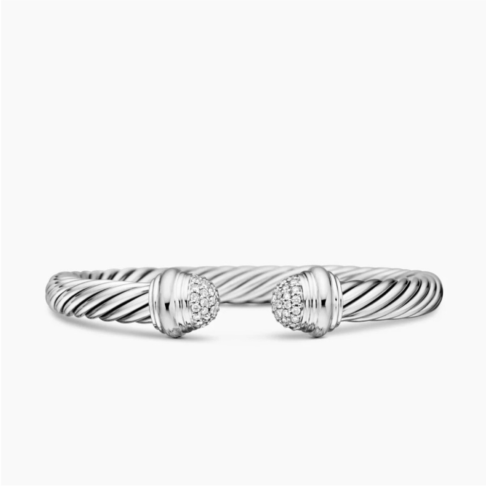 Classic Cable Bracelet
Sterling Silver with Pavé Diamond Domes, 7 mm S